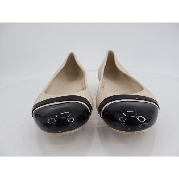 Crocs Ballet Flats Women’s Size 6 M Cream Black Cap Toe Slip On Closed Toe Shoes - Picture 2 of 8